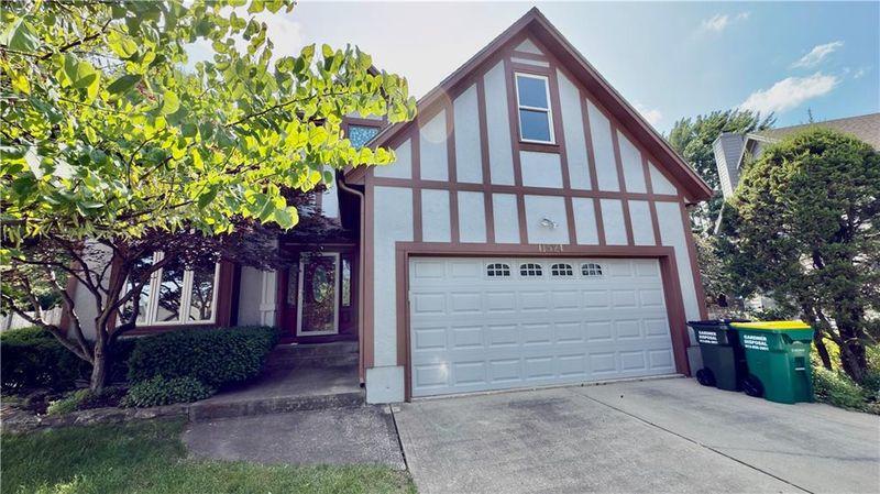 11524 Flint St, Overland Park, KS 66210