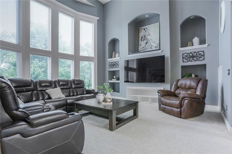 13808 Richards St, Overland Park, KS 66221