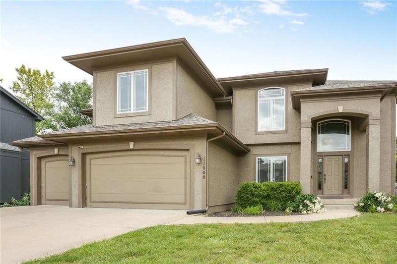 13808 Richards St, Overland Park, KS 66221