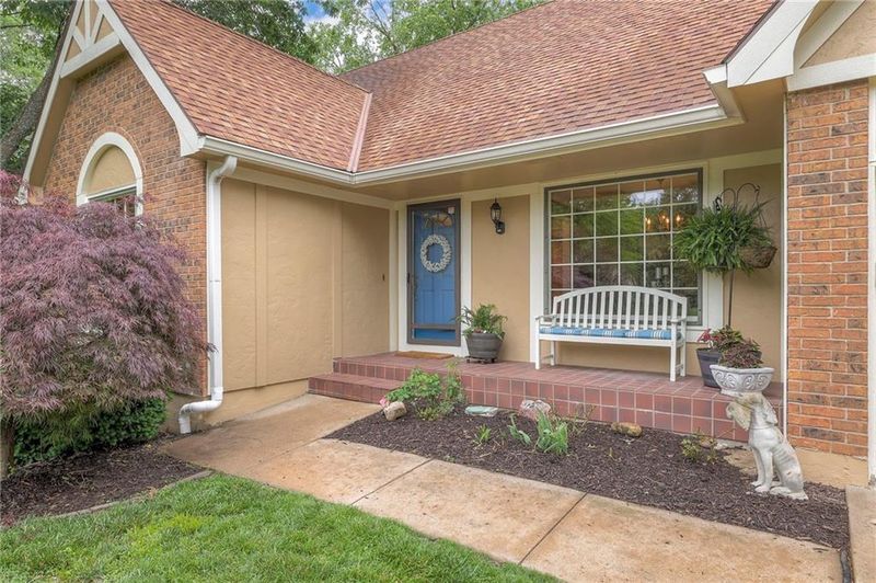 15243 Long St, Overland Park, KS 66221