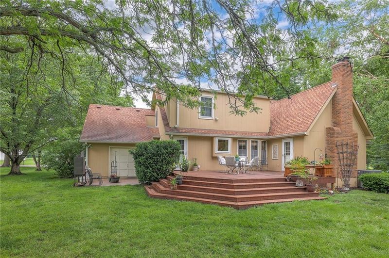 15243 Long St, Overland Park, KS 66221