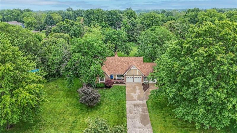 15243 Long St, Overland Park, KS 66221