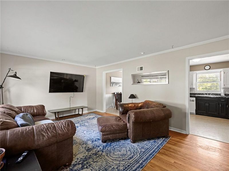 11 W 90th Ter, Kansas City, MO 64114