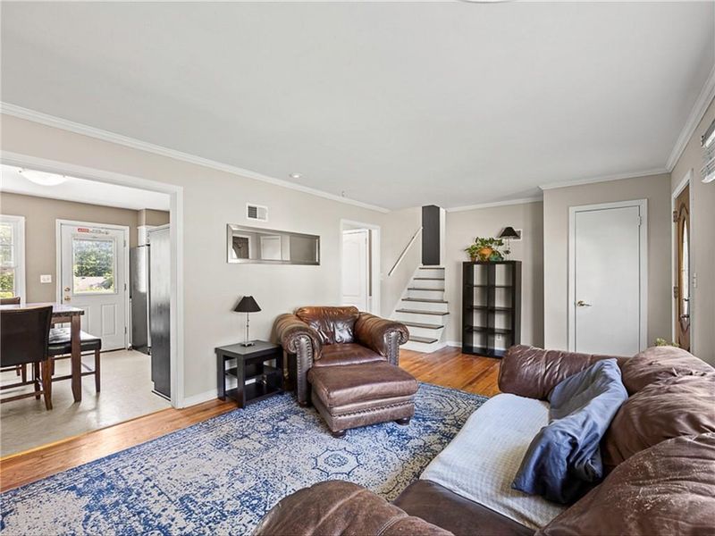 11 W 90th Ter, Kansas City, MO 64114