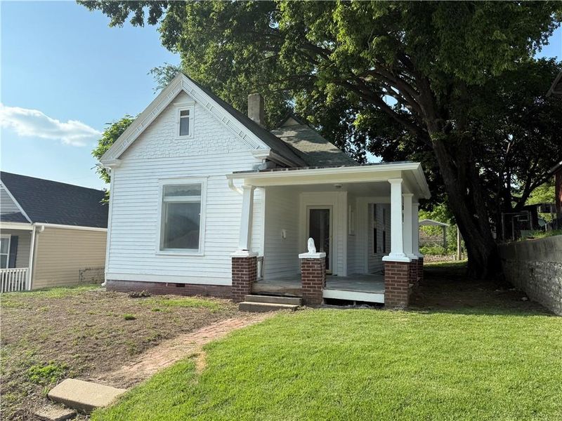 415 E Missouri Ave, St Joseph, MO 64504