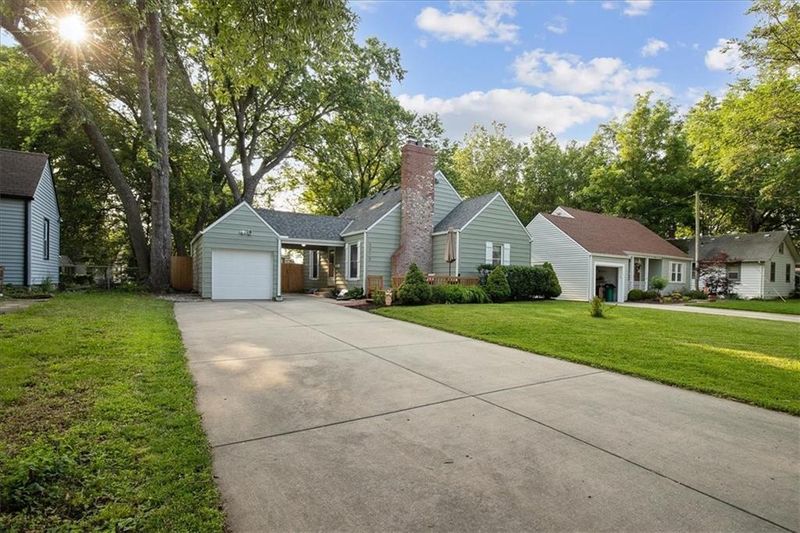 5315 Walmer St, Mission, KS 66202