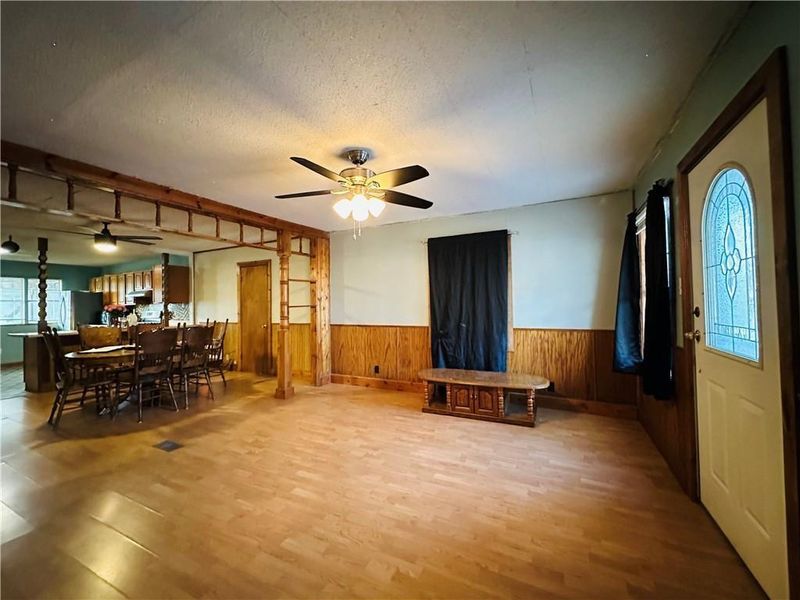 210 S 3rd St, Arma, KS 66712