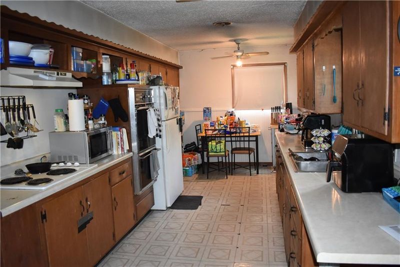 704 W Loula St, Olathe, KS 66061