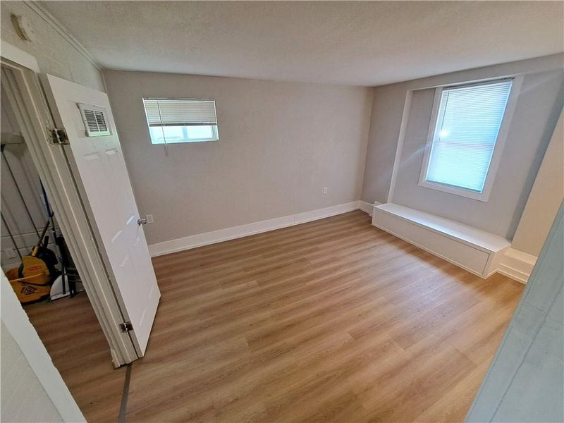 7008 E 86th St, Kansas City, MO 64138