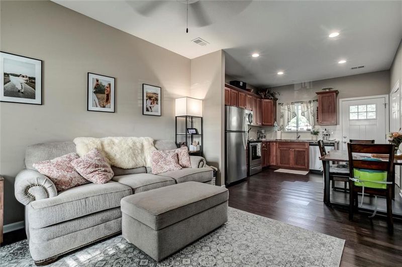 128 S Poplar St, Ottawa, KS 66067