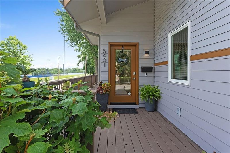 5401 Tracy Ave, Kansas City, MO 64110