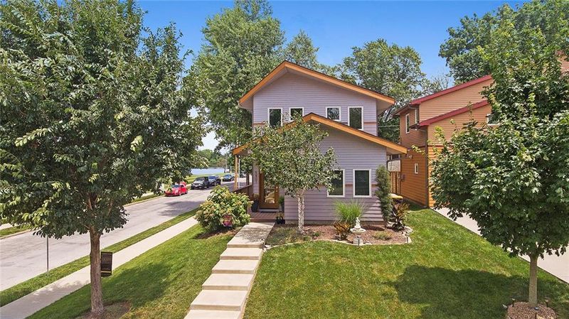 5401 Tracy Ave, Kansas City, MO 64110