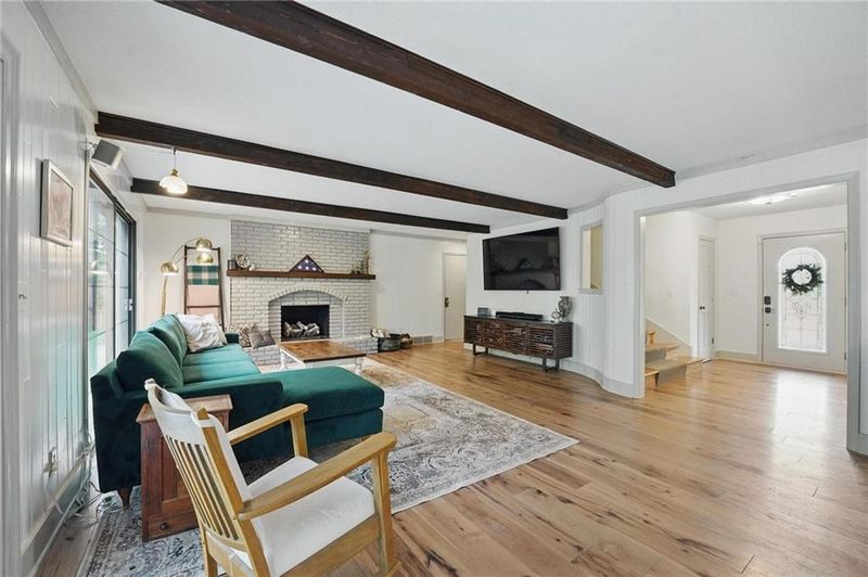 3632 NW Blue Jacket Dr, Lee's Summit, MO 64064