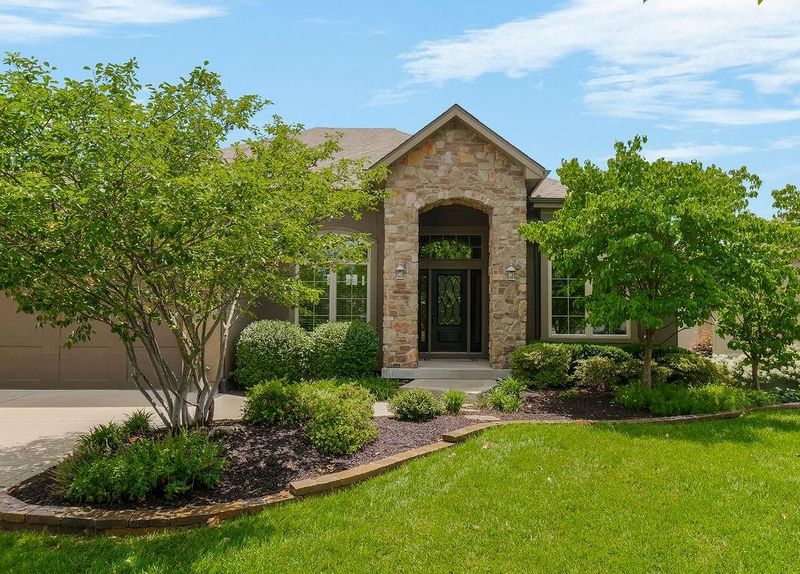 24793 W 98th St, Lenexa, KS 66227