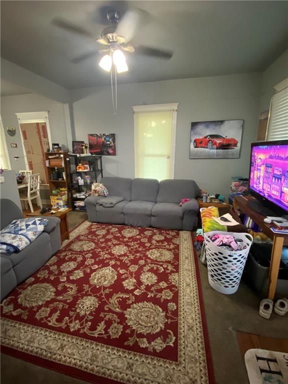 1327 Dirr Ave, Parsons, KS 67357