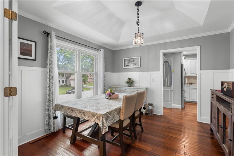 1239 E Frontier Ln, Olathe, KS 66062