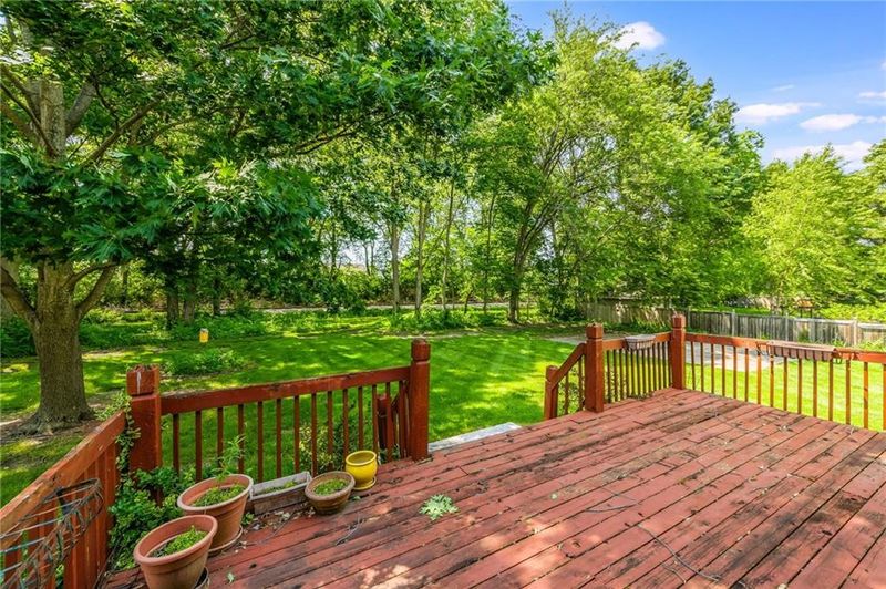 220 W Shawna Dr, Kearney, MO 64060