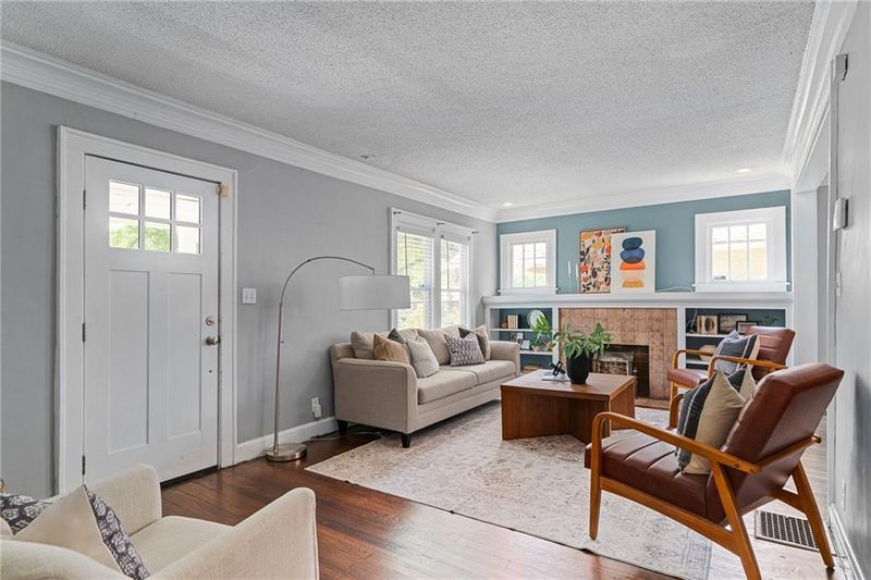 5016 Lydia Ave, Kansas City, MO 64110