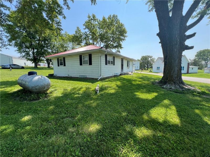 401 Main St, Denver, MO 64441
