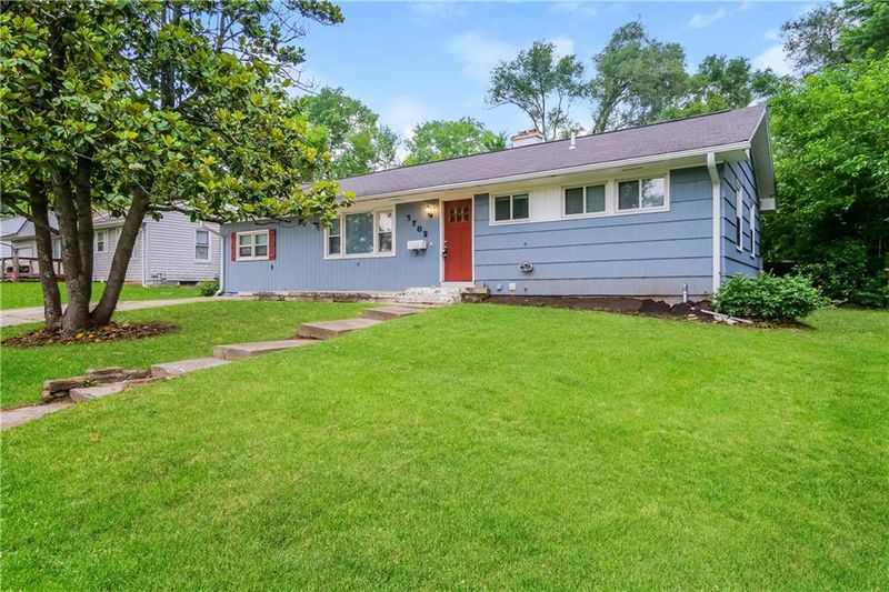 3702 E 106th Ter, Kansas City, MO 64137