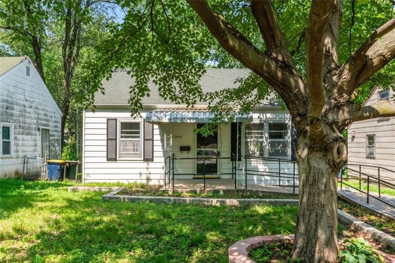 7208 Wayne Ave, Kansas City, MO 64131