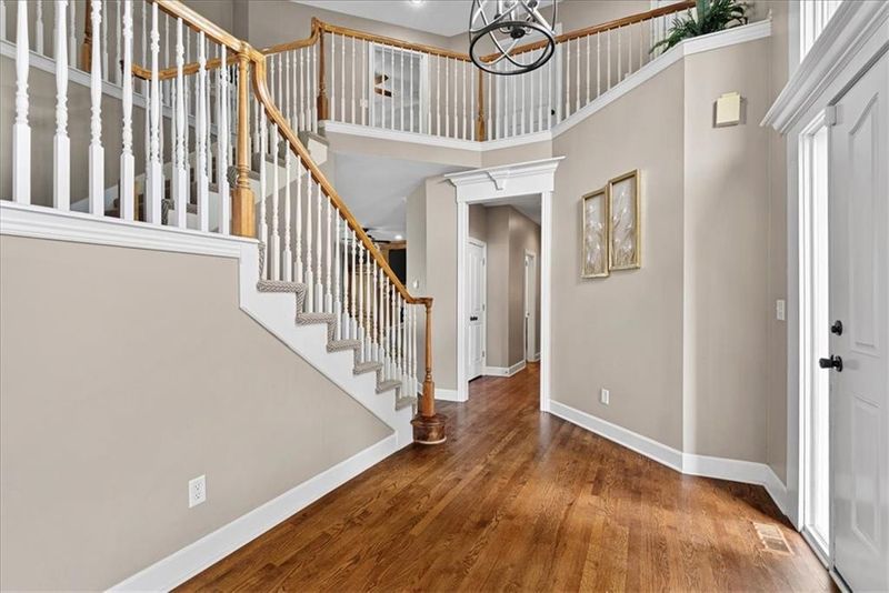 16128 Ash St, Overland Park, KS 66085