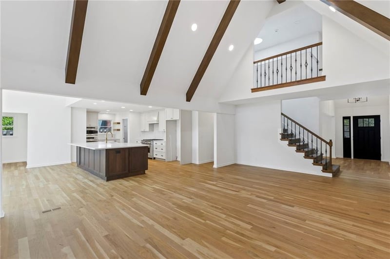 10136 Barton St, Overland Park, KS 66214