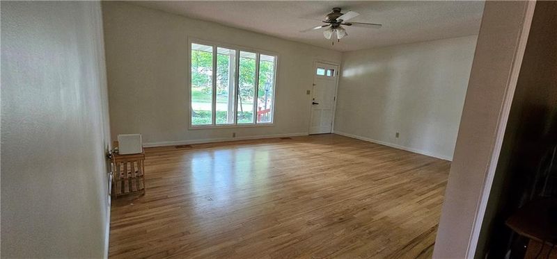 1113 W 27th St, Lawrence, KS 66046