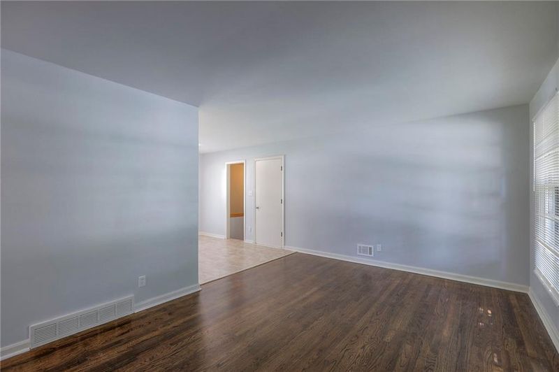 7210 NW Winter Ave, Kansas City, MO 64152