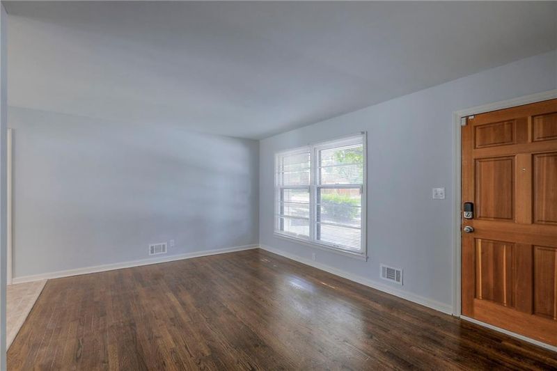 7210 NW Winter Ave, Kansas City, MO 64152