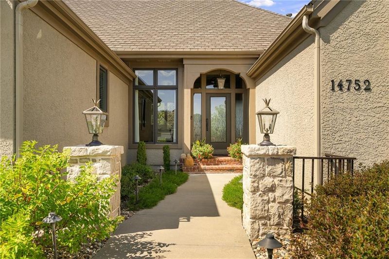 14752 Beverly St, Overland Park, KS 66223