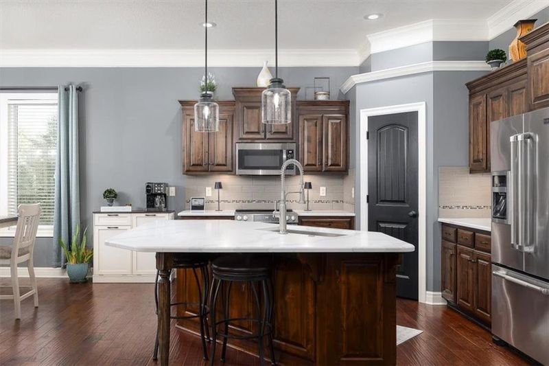 8525 Houston St, Lenexa, KS 66227