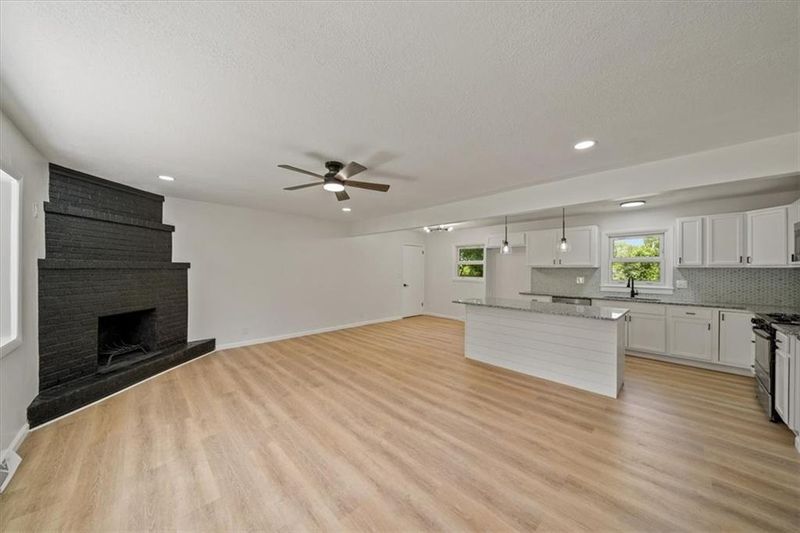 9120 E 31st St, Kansas City, MO 64129
