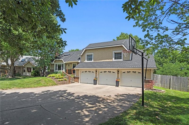 4402 NW 65th Ct, Kansas City, MO 64151