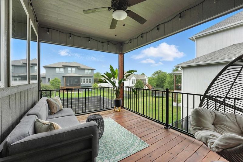 16486 S Chalet Dr, Olathe, KS 66062