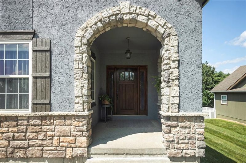 1401 Nottingham Dr, Warrensburg, MO 64093