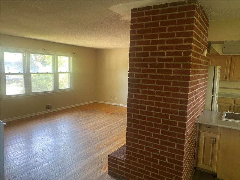 3703 E 113th Ter, Kansas City, MO 64134