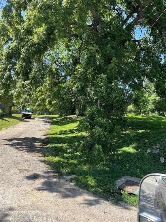 1222 Sylvanie St, St Joseph, MO 64501