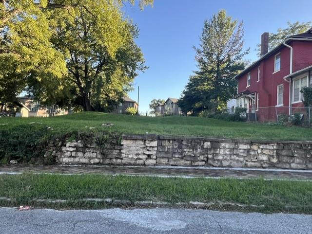 1222 Sylvanie St, St Joseph, MO 64501