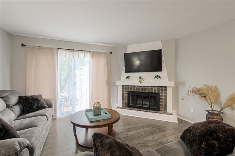 12131 W 82nd Ter, Lenexa, KS 66215