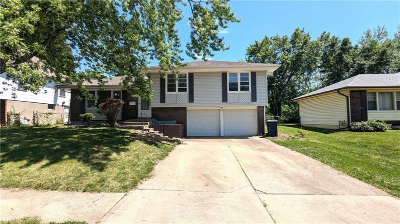 11615 Palmer Ave, Kansas City, MO 64134