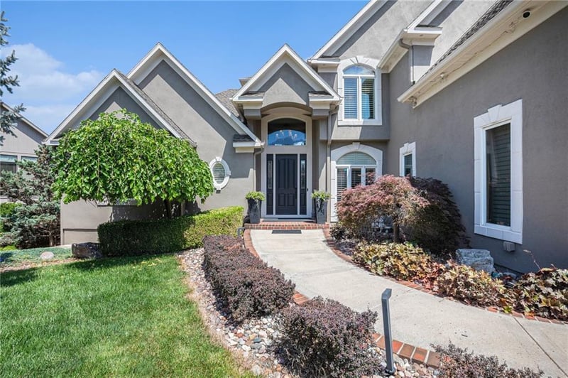 6405 N Spruce Ave, Kansas City, MO 64119