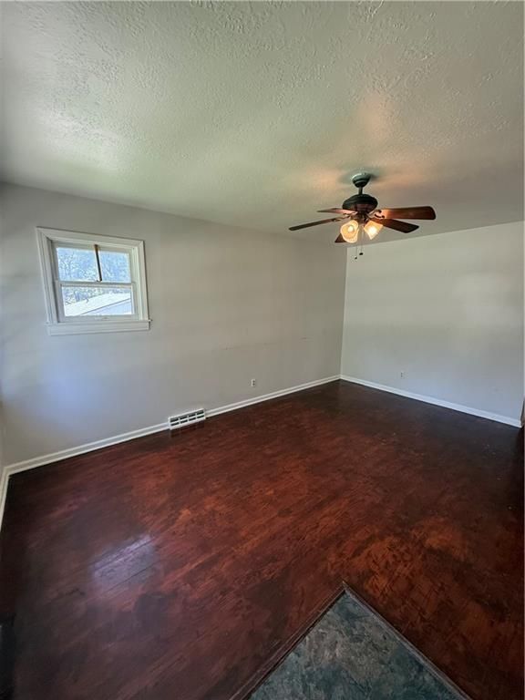 7801 Ozark Rd, Kansas City, MO 64129
