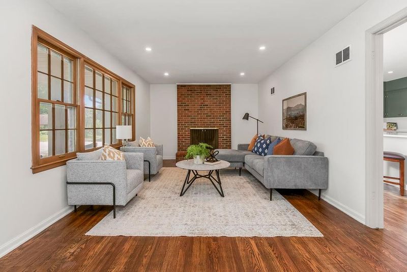 10018 Mcgee St, Kansas City, MO 64114