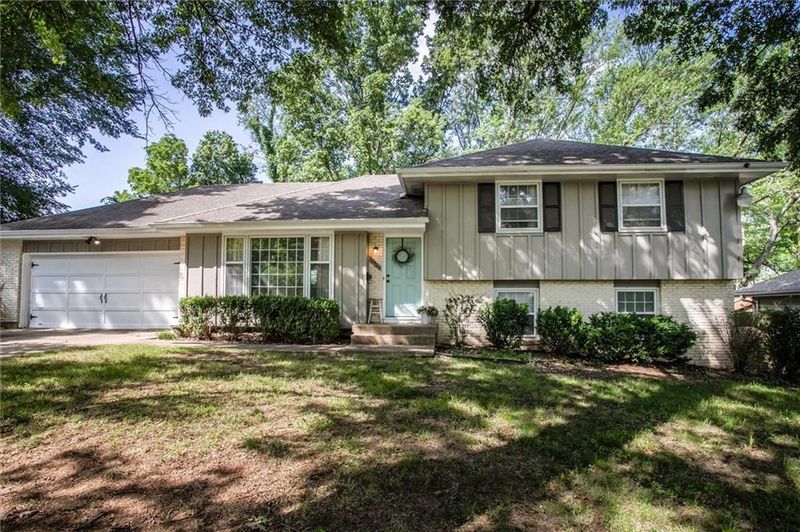 12508 Valley Brook Dr, Grandview, MO 64030
