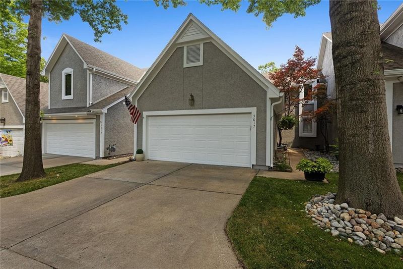 5817 Park Cir, Shawnee, KS 66216