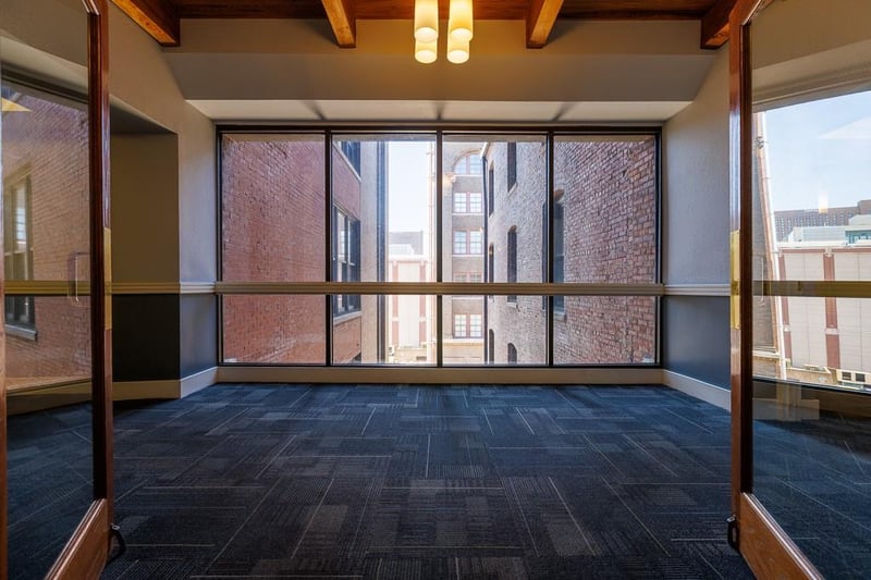 308 W 8th St #409, Kansas City, MO 64105