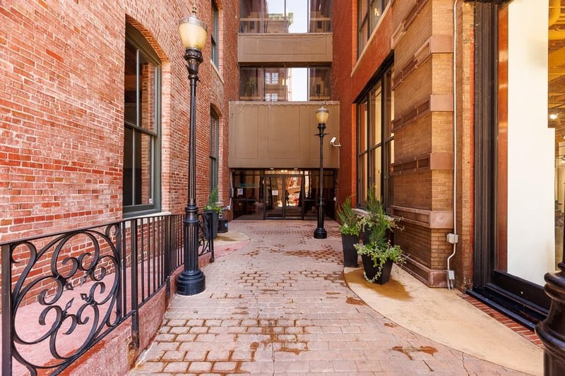 308 W 8th St #409, Kansas City, MO 64105