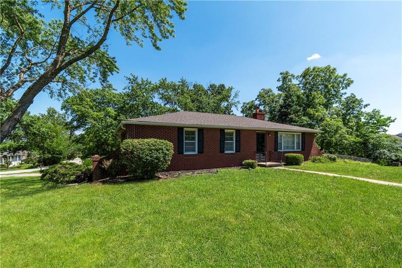 6511 Valley View Dr, Kansas City, MO 64152