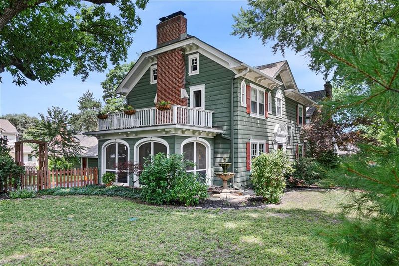 456 W 68th St, Kansas City, MO 64113